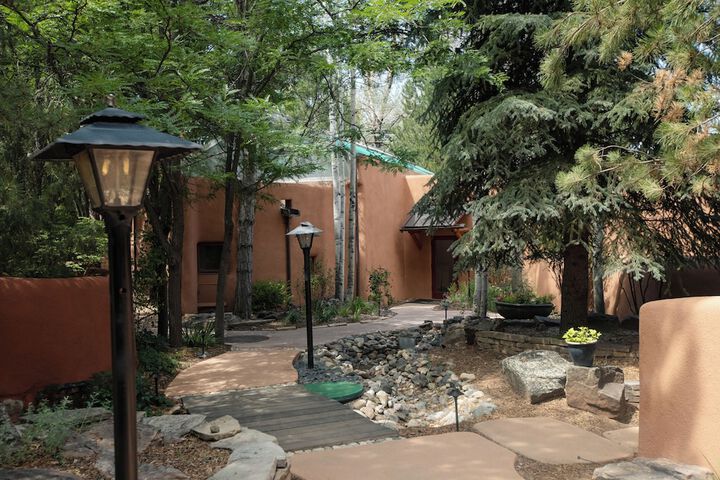 El Monte Sagrado Living Resort & Spa