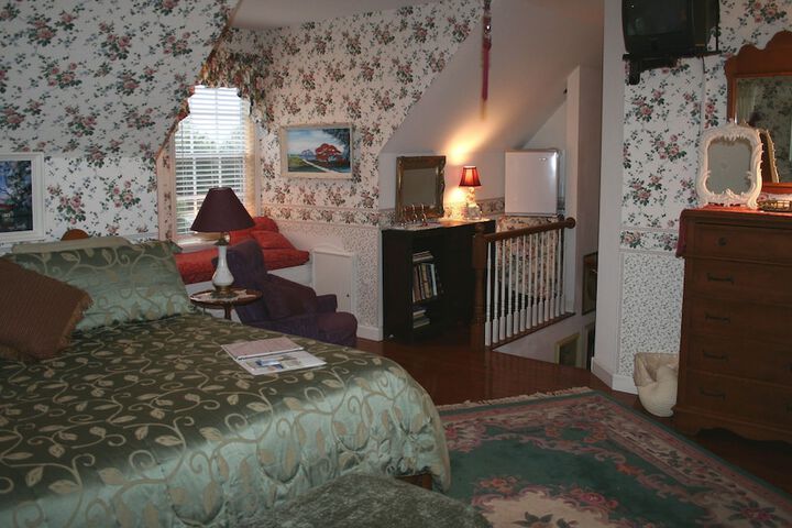 Heron Cay Lakeview Bed & Breakfast Inn