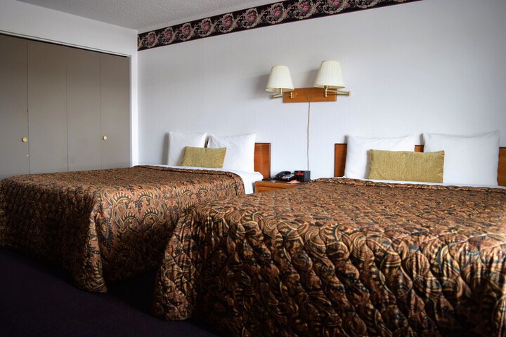 Room 16 of 37