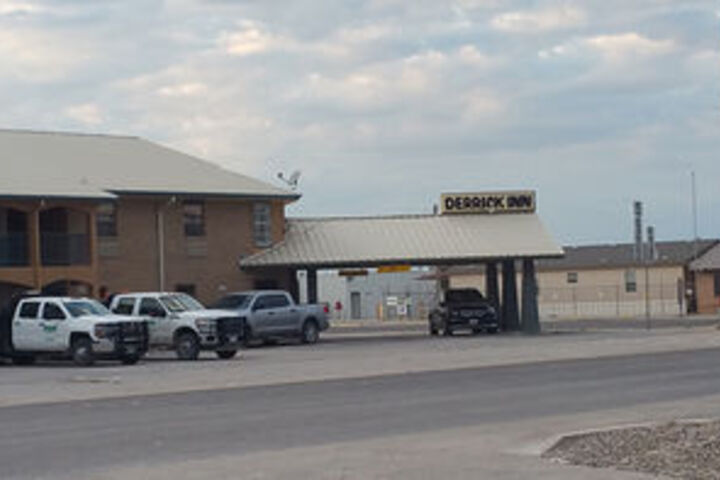 Derrick Inn