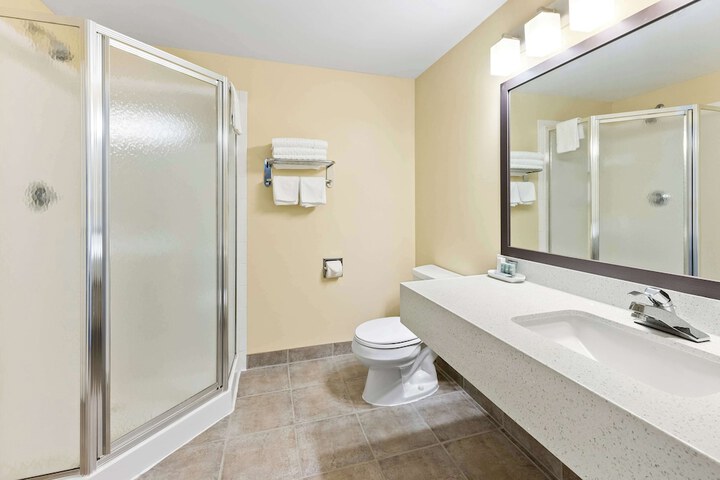 Room 25 of 29
