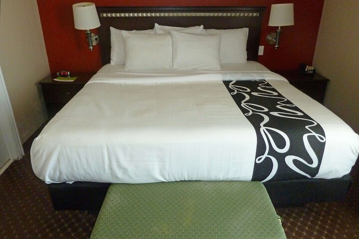 Room 34 of 65