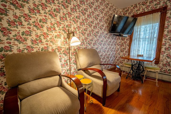 Room 85 of 146
