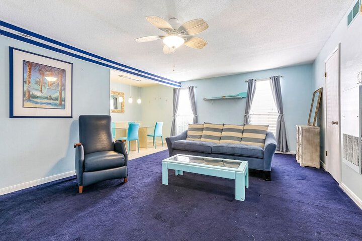 Room 9 of 11