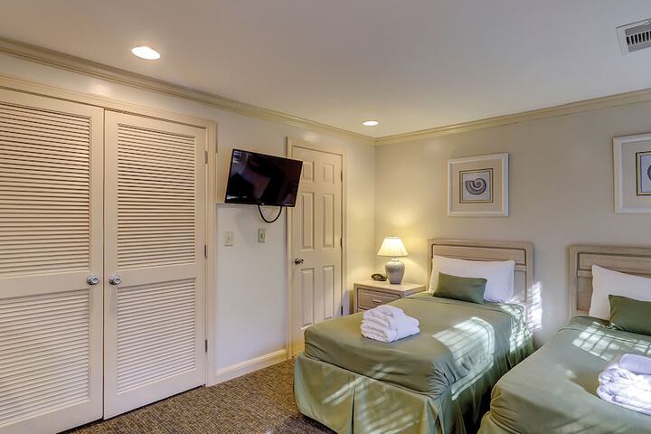 Room 76 of 121
