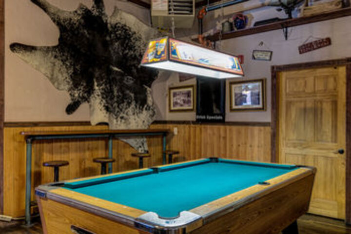 HiWay 40 Grill and Lodge