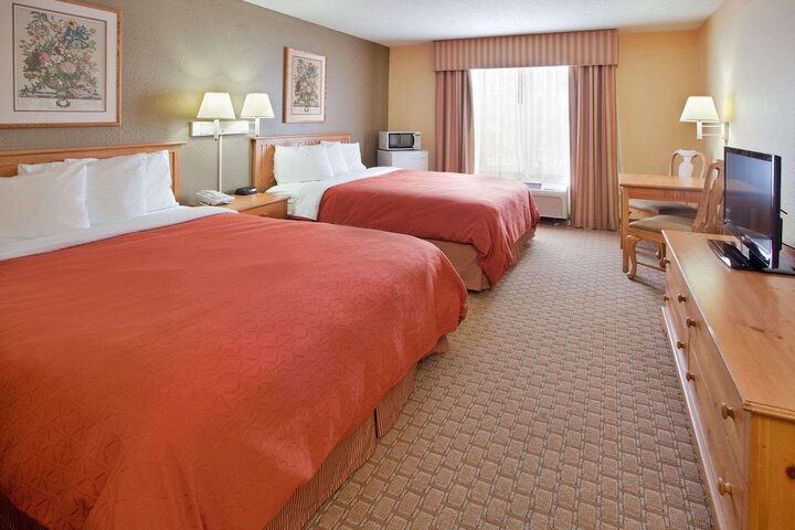 Room 6 of 25