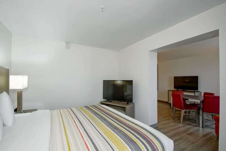 Room 30 of 46