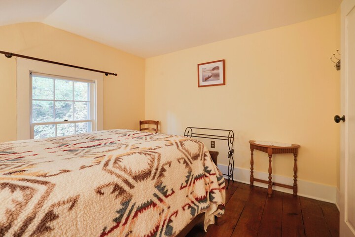 Historic Home in Taylors Falls w / Patio & Fire Pit