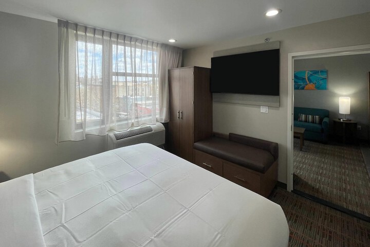 MainStay Suites Bronx - Belmont