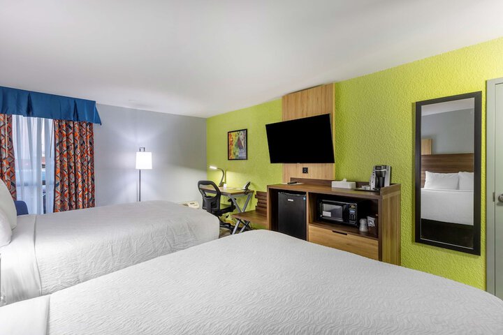 Room 19 of 39