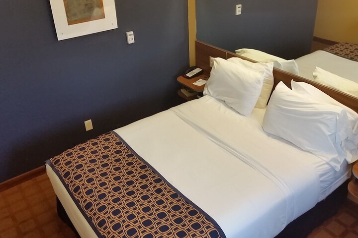 Room 22 of 50
