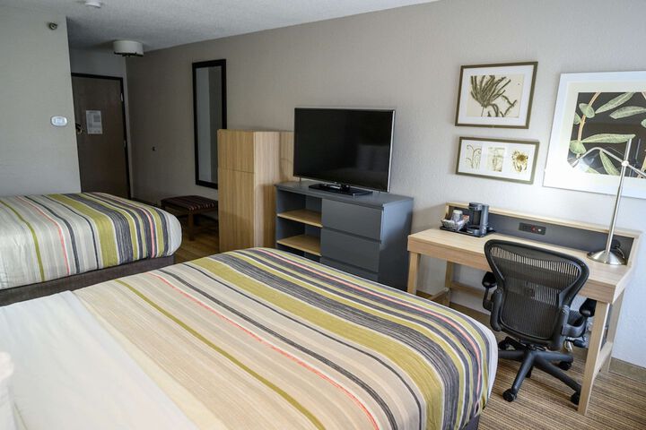 Room 43 of 60
