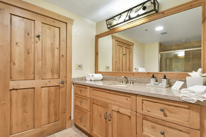 Grand Summit Hotel - Canyons Village a RockResort
