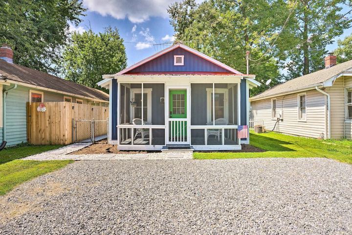 Chic Cottage w / Private Yard: Steps to Beach!