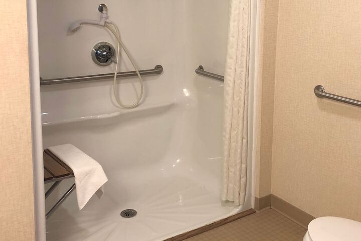 Room 53 of 79
