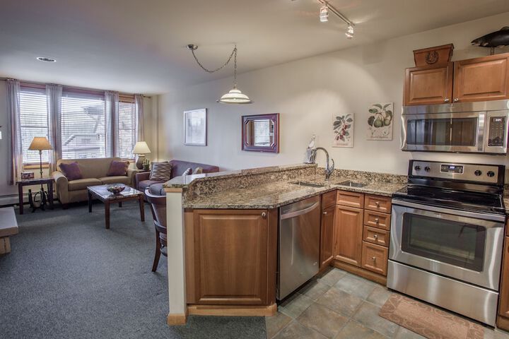 Zephyr Mountain Lodge