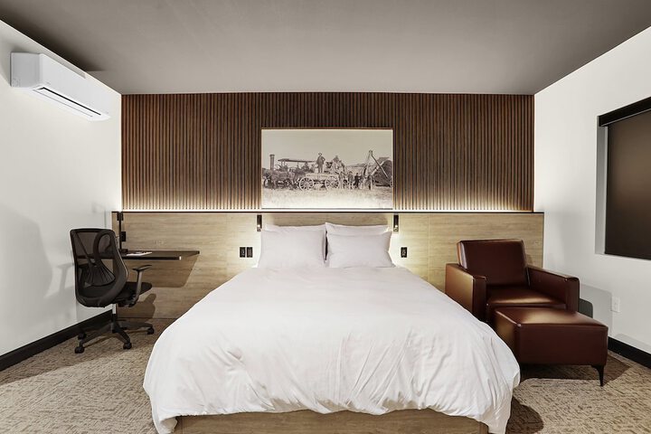 Room 28 of 35