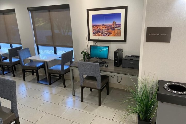 Business Center 31 of 31