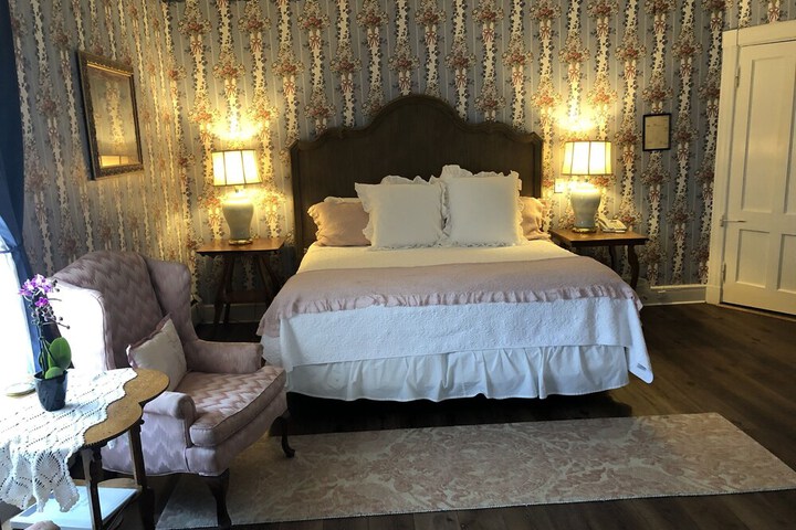 Brook Farm Inn