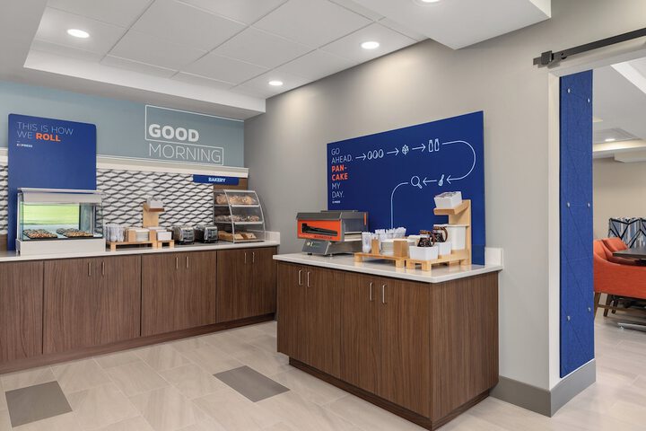 Holiday Inn Express Fayetteville – Fort Bragg by IHG