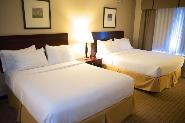 Room 32 of 48