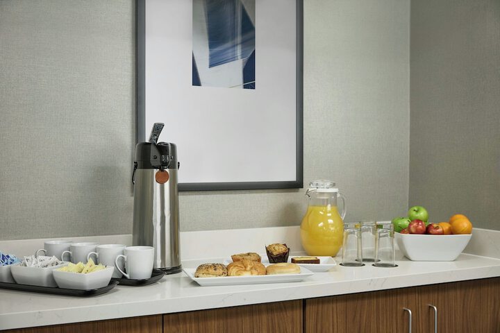 Courtyard by Marriott St. Louis Westport Plaza