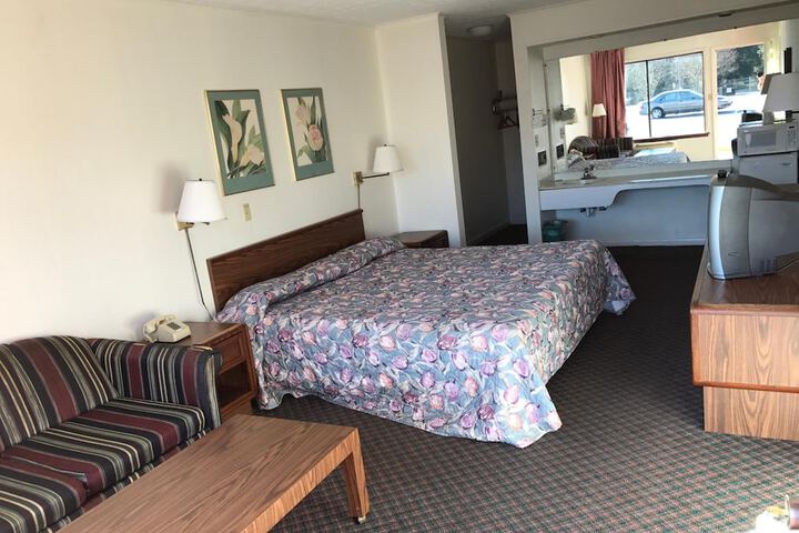 Room 14 of 25