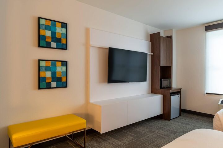 Comfort Inn & Suites Near Burke Mountain
