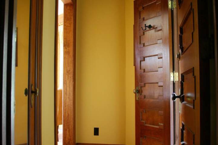 Room 64 of 77