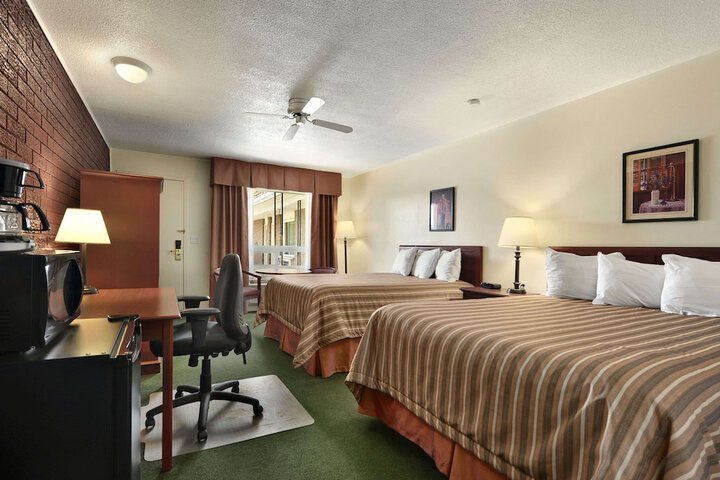Room 15 of 31