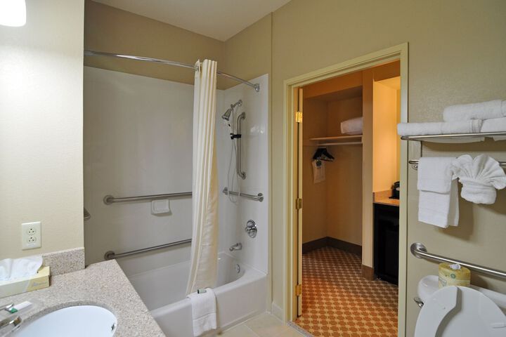 Country Inn & Suites by Radisson Conway, AR