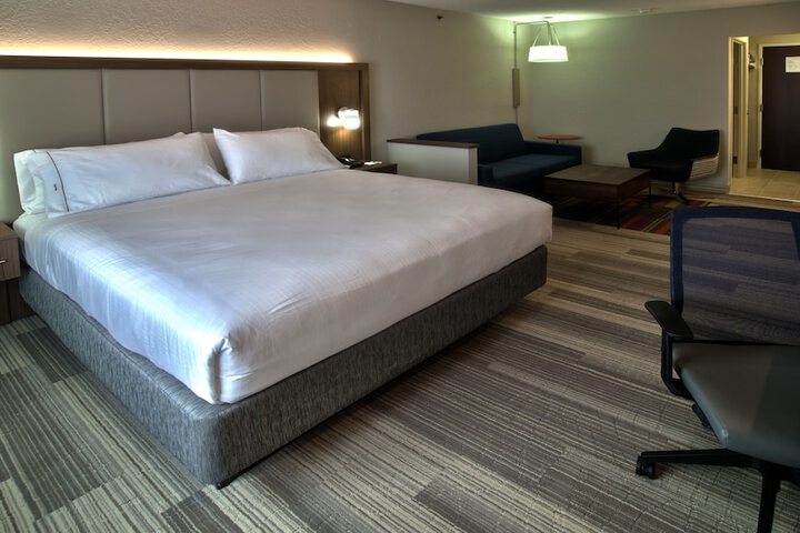 Holiday Inn Express & Suites Evansville North by IHG