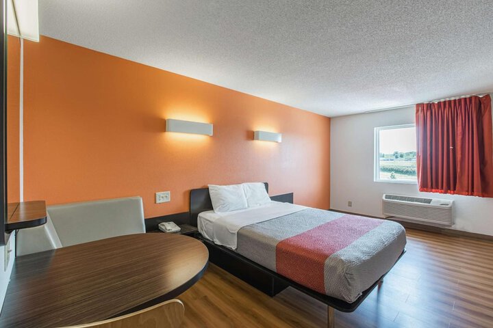 Room 35 of 40