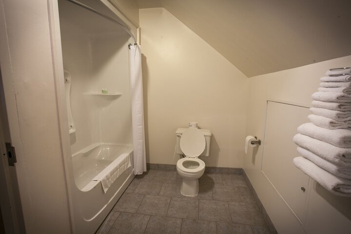 Room 26 of 82