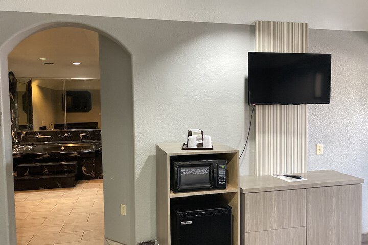 Room 41 of 64