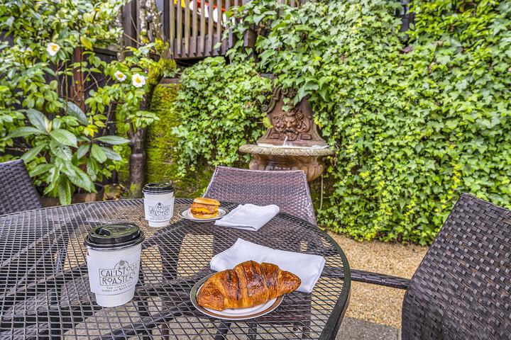 Breakfast/Coffee Service 118 of 153