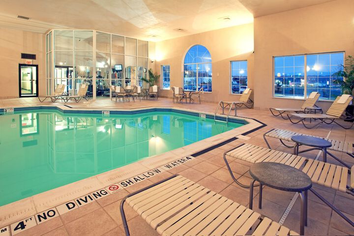Holiday Inn Express Pittsburgh-Bridgeville by IHG