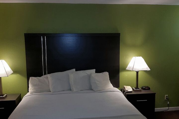 Room 21 of 48