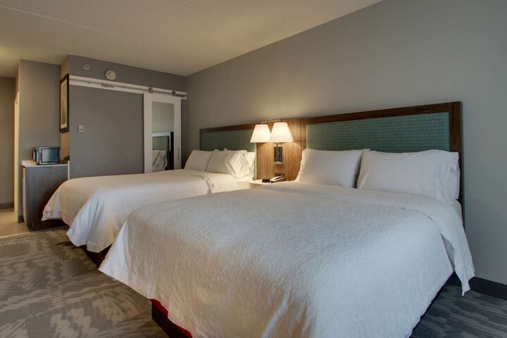 Hampton Inn & Suites Chicago / Aurora