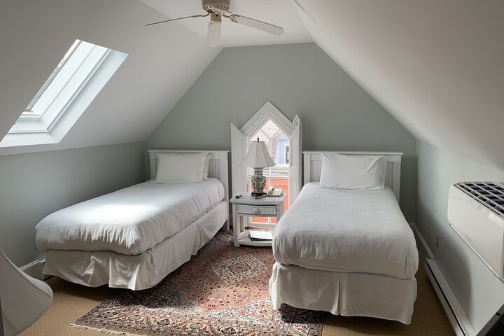 Room 13 of 113