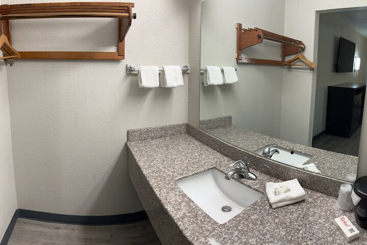 Room 9 of 15
