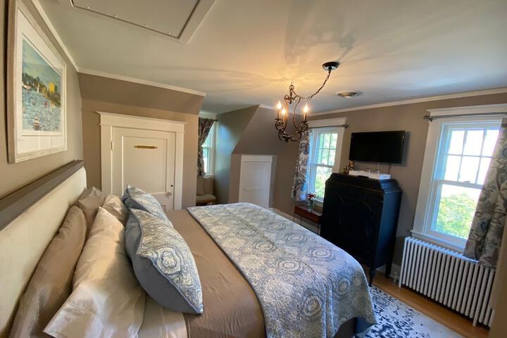 Room 51 of 104