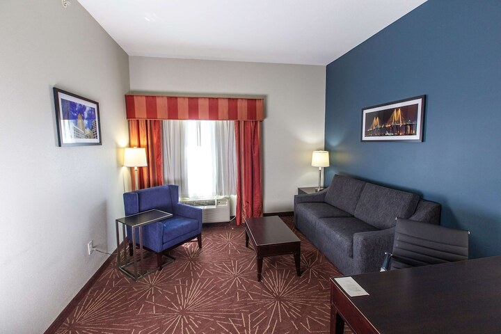 Room 43 of 61