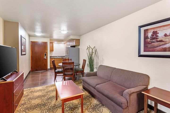Room 22 of 36