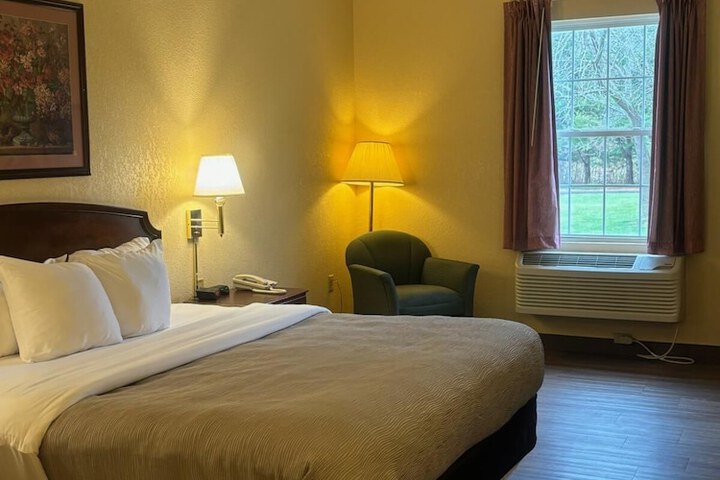 Quality Inn & Suites Bellville - Mansfield