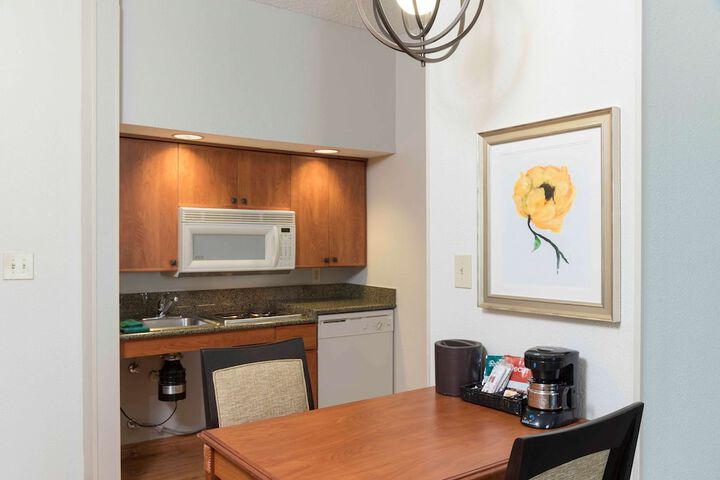 Homewood Suites by Hilton Indianapolis-Airport / Plainfield