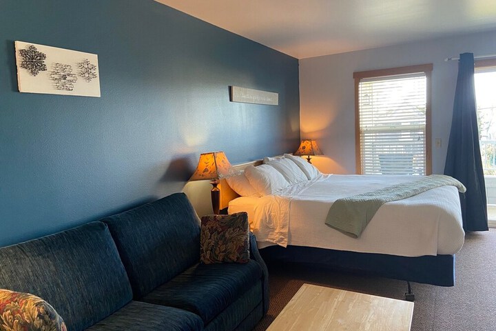 Room 16 of 37