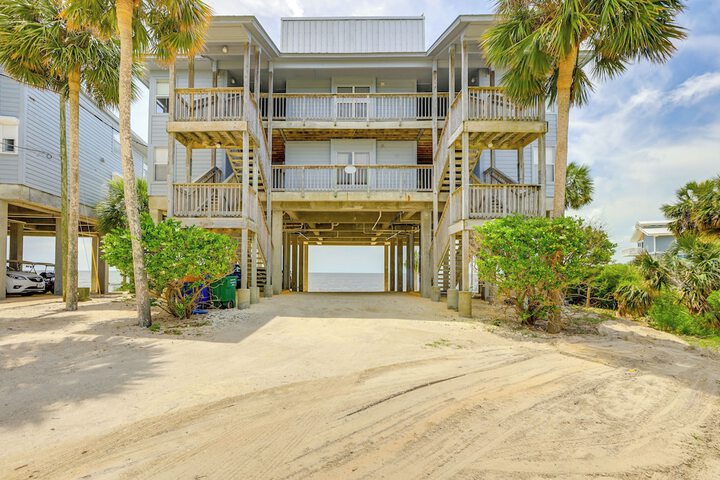 Walkable Beachfront Retreat on Cedar Key!