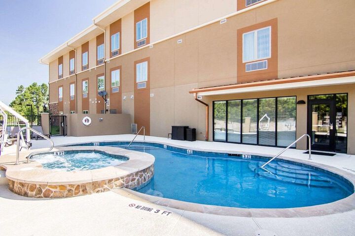 Pool 8 of 39